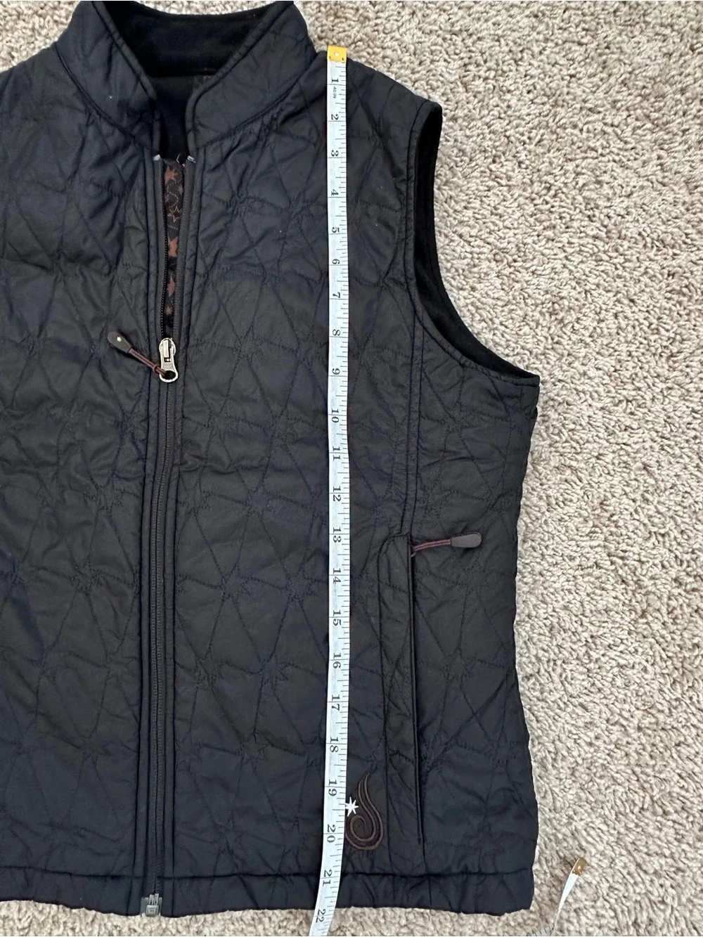 ISIS Black Quilted Insulated Vest Womens Size 6 Thermolite Full Zip Puffer